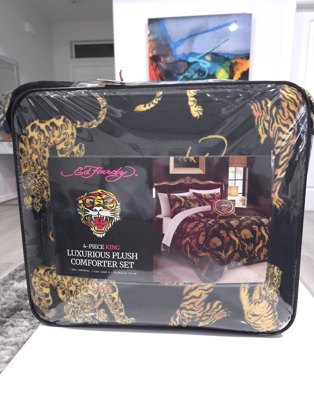 Ed Hardy KING 4 Piece Luxurious Tiger Plush Comforter Set New